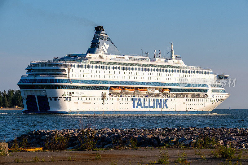 由Tallink运营的MV Silja Europe，从赫尔辛基港口Länsisatama出发
